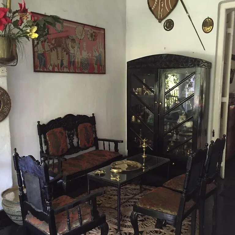 Lake Bungalow Hotel Kandy Guest house