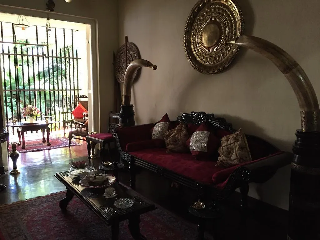 Guest house Lake Bungalow Hotel Kandy Sri Lanka