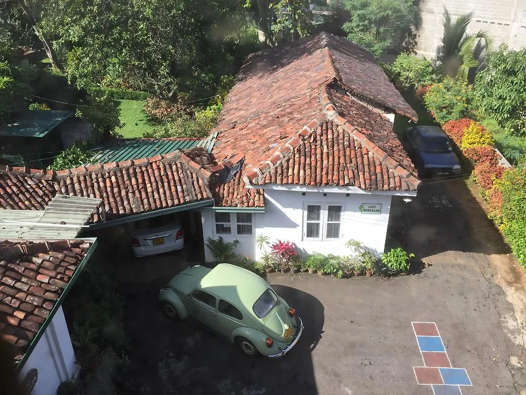 Lake Bungalow Hotel Kandy Guest house
