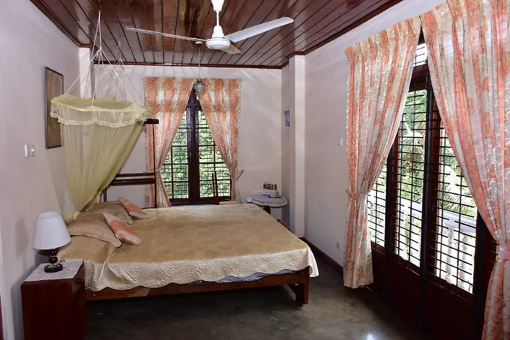 Lake Bungalow Hotel Kandy Sri Lanka